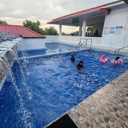 Seri Dusun Sepang Homestay&Event Space Luaran gambar